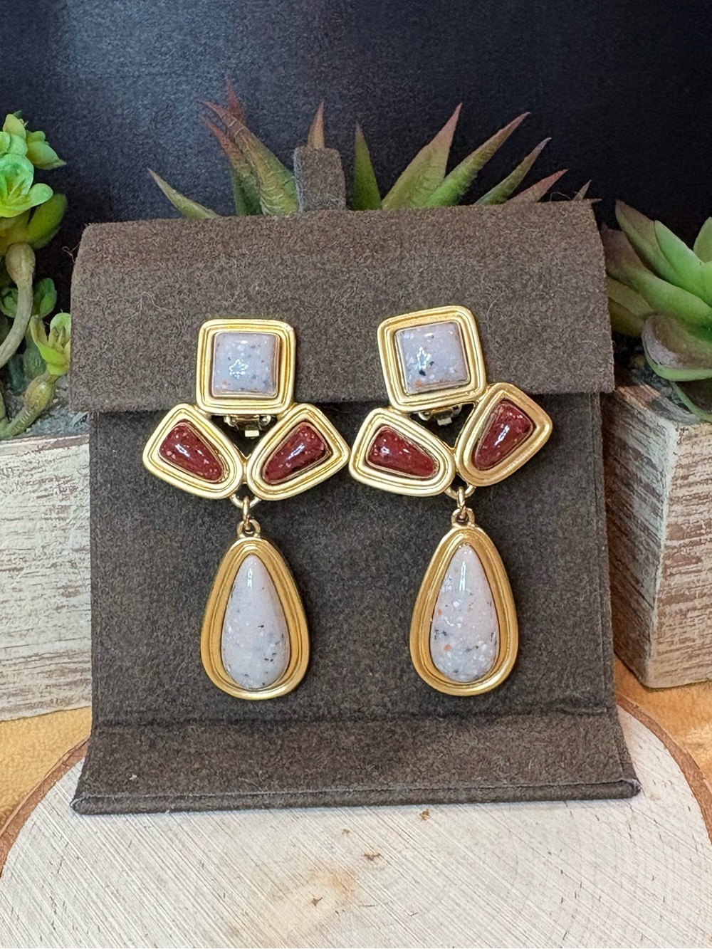 Avon Drop Earrings with White and Deep Red Stone Accentsโค๏ธ๐ค